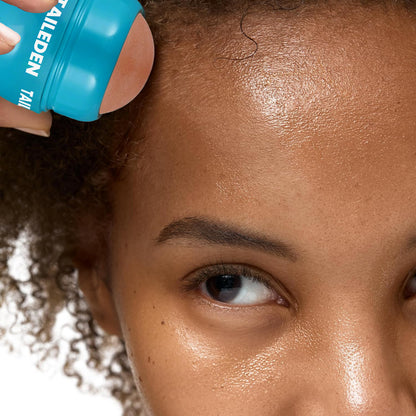 TAILEDEN™ Instant Oil Control Roller – Long-Lasting Shine-Free Finish
